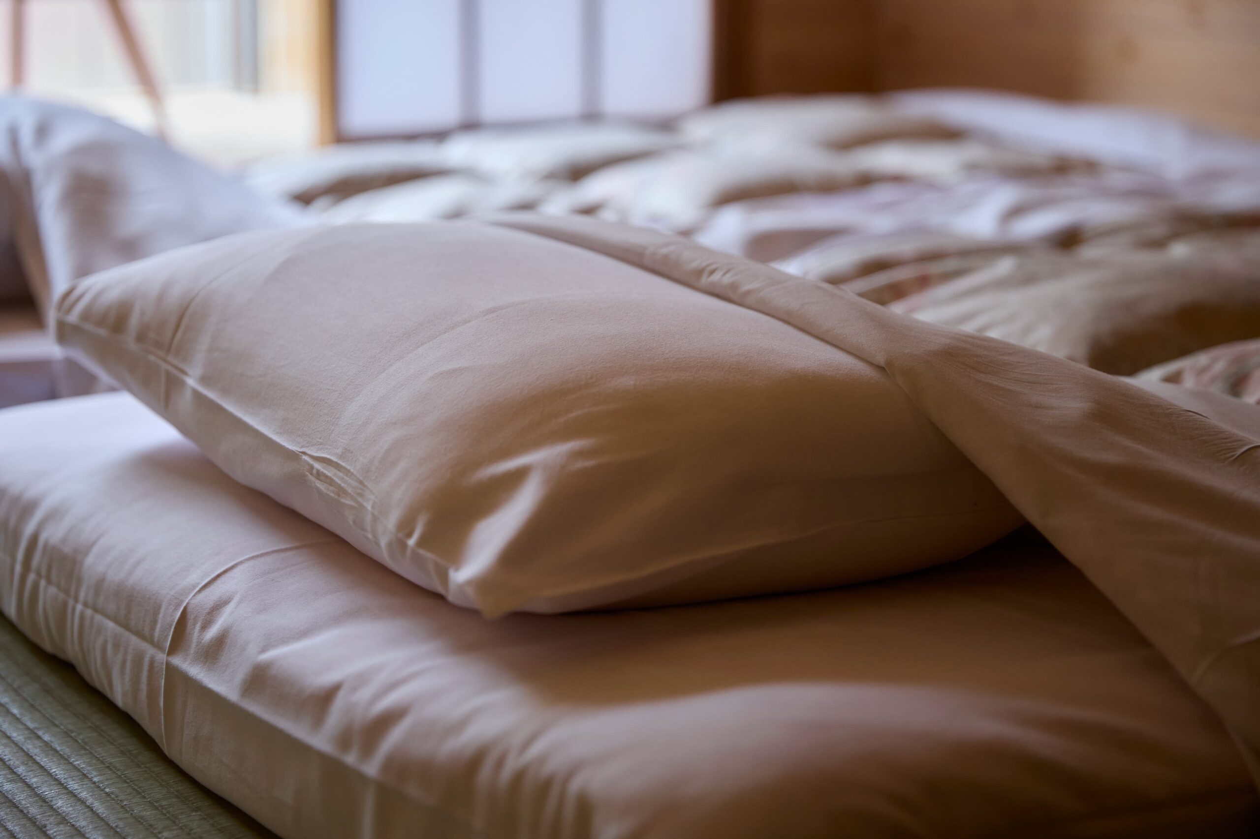 日光いろはの客室、布団が敷かれている